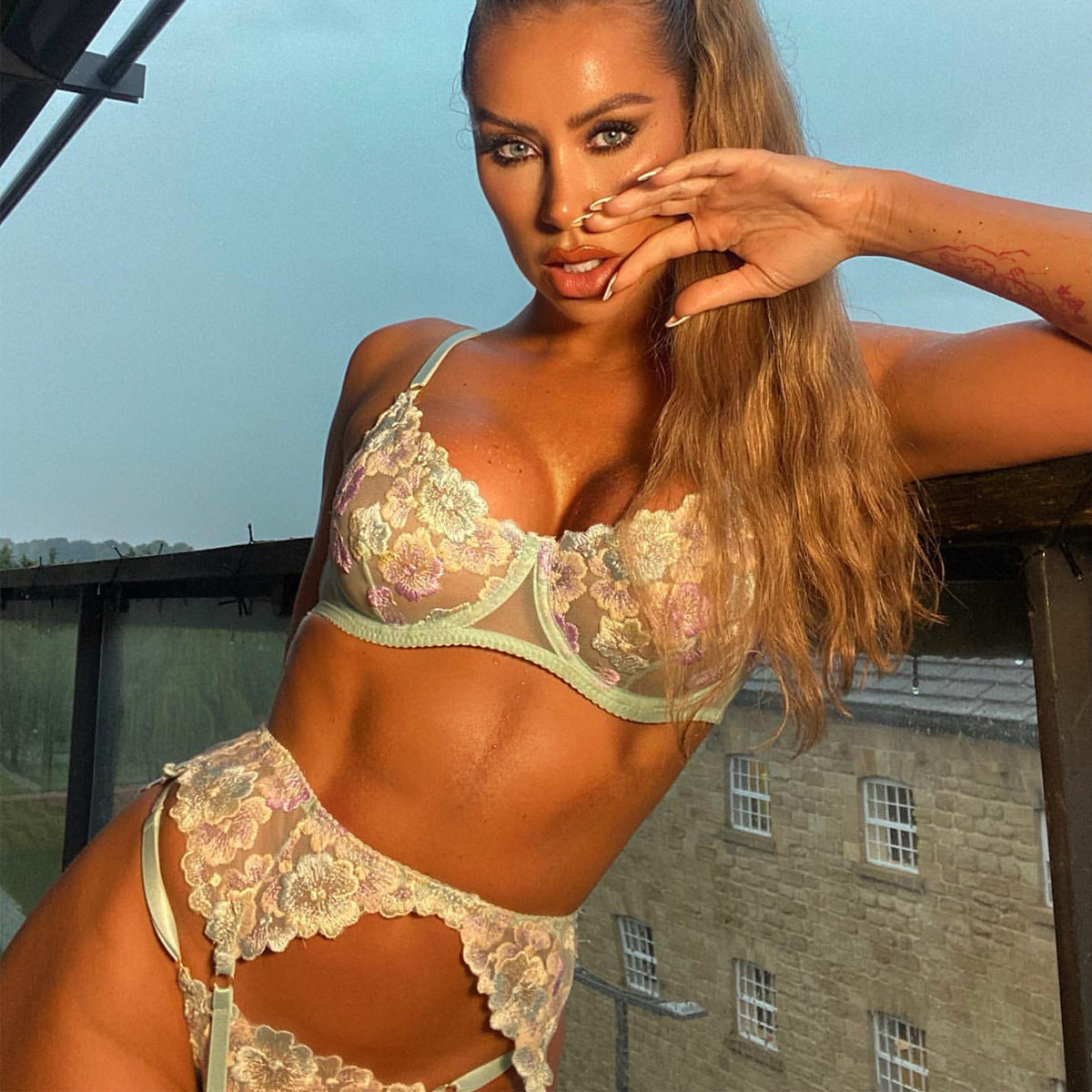 High-Quality Heavy Embroidery Floral Sheer Erotic Three-Piece Set Erotic Lingerie