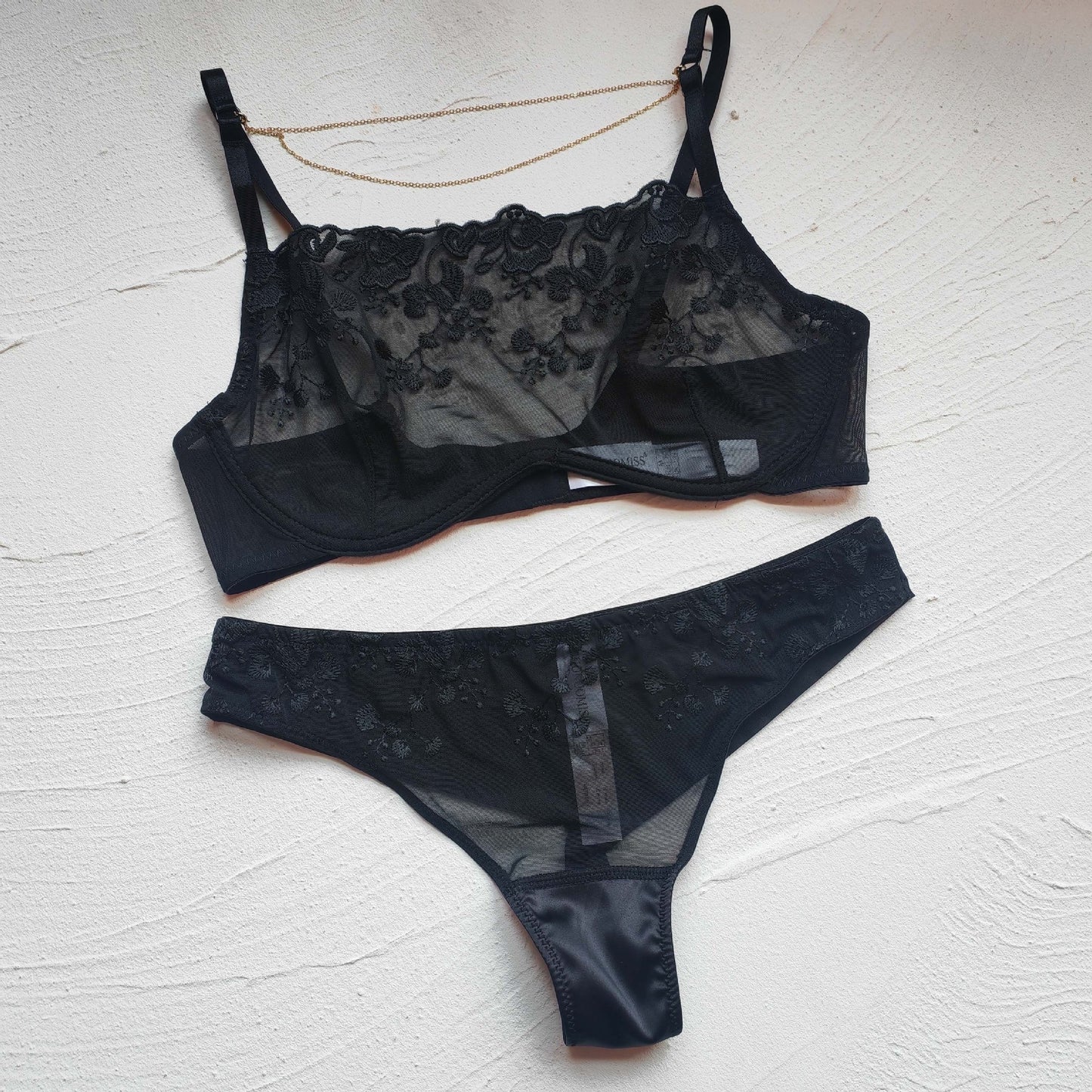 Lace Thin Strapless Chain Detachable Sexy Lingerie Set Large Chest Minimizer Gathering and Lift