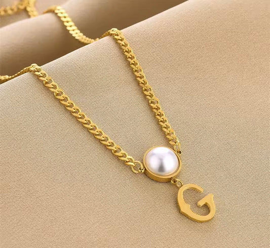 Collar colgante elegante de acero inoxidable bañado en oro 18K